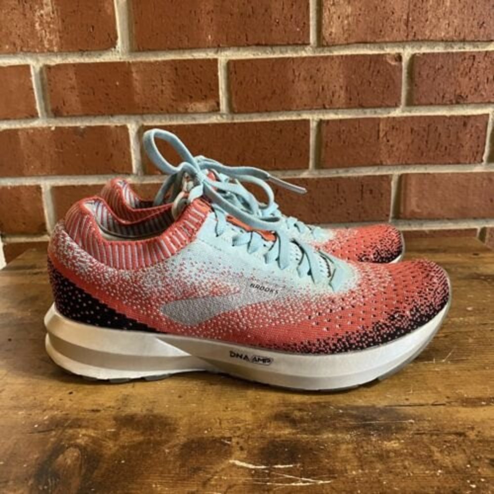 Brooks Levitate 2 1202791B872 Coral Blue Black Running Shoes Women's Size 6.5 B